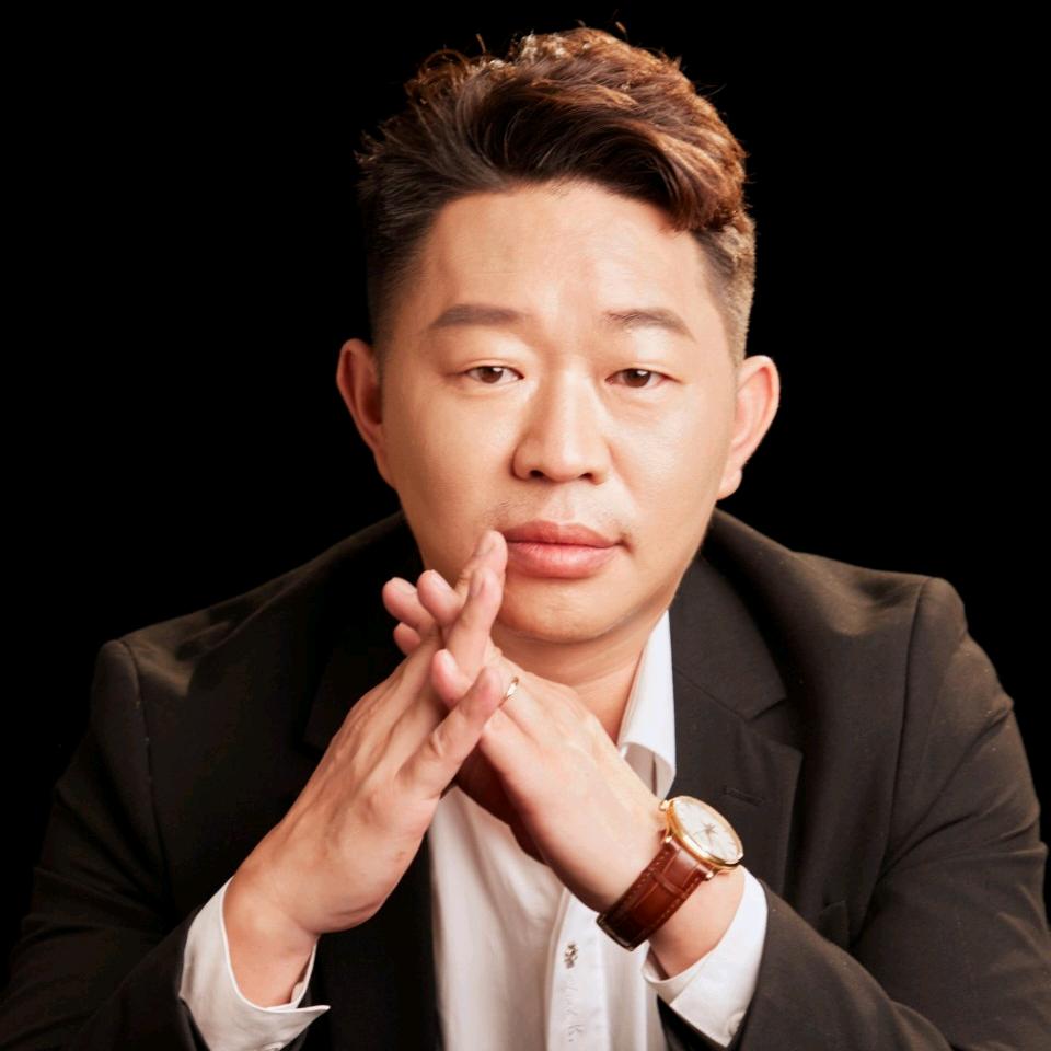李佳隆