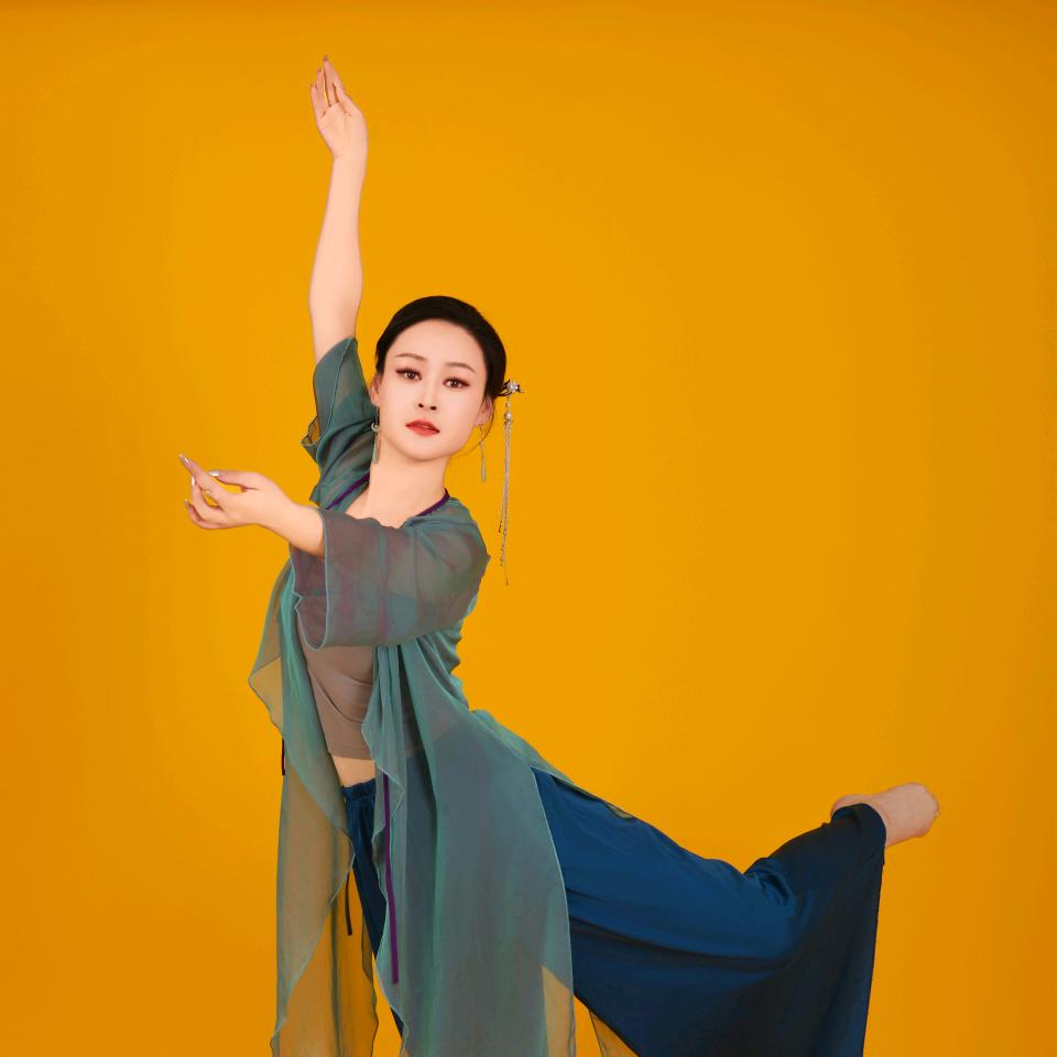 艺嘉💃成人舞蹈培训