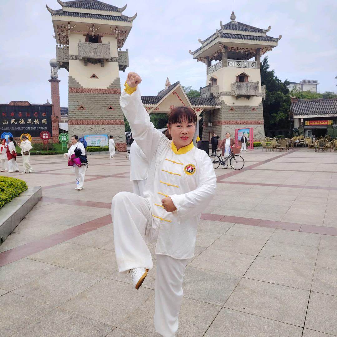 万姐