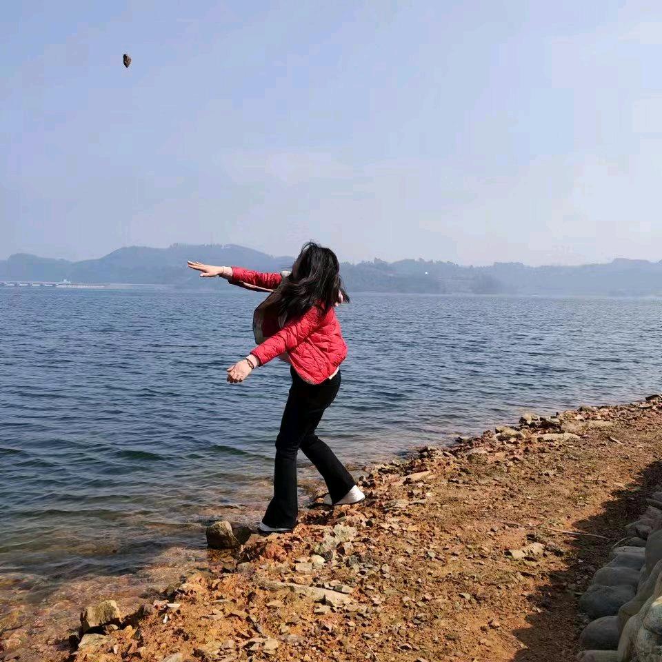 人生总要有点遗憾，要不然老了拿什么谈曾经