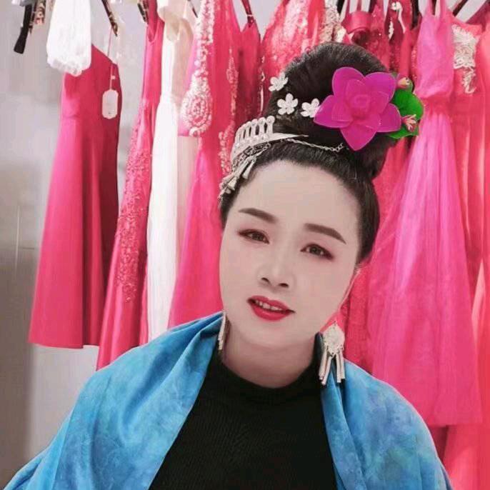 孟依