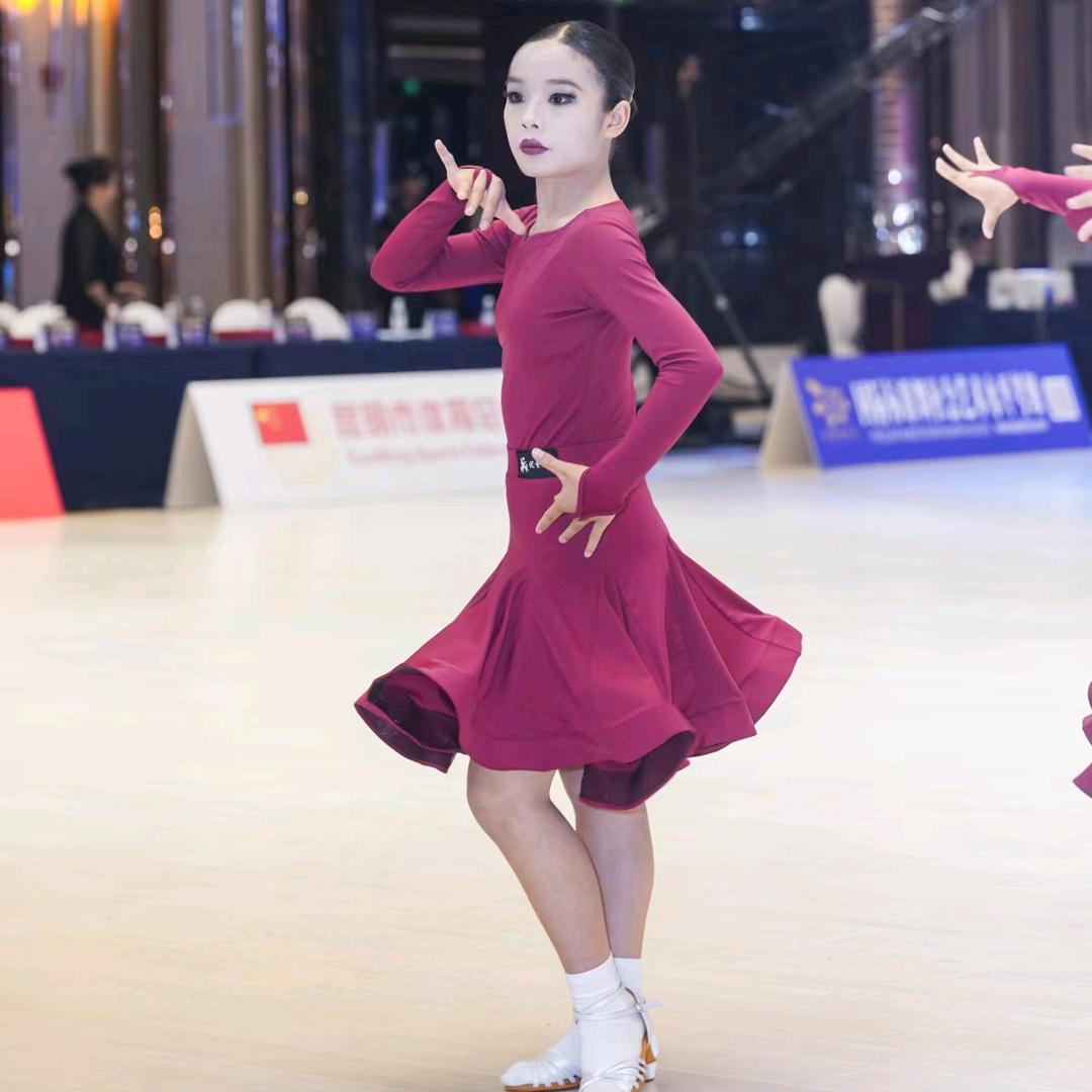 叶简简