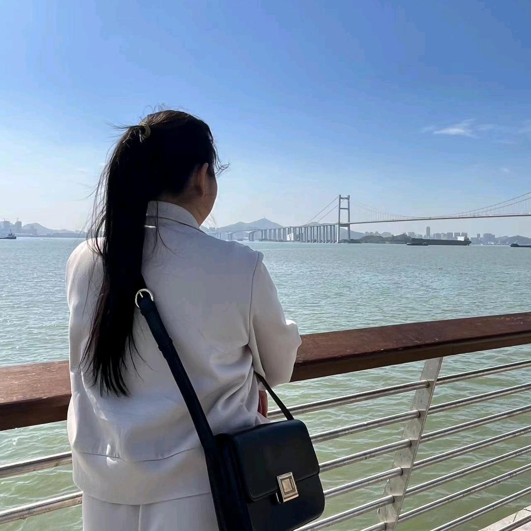 一生守候一生陪伴👩‍❤‍💋‍👨