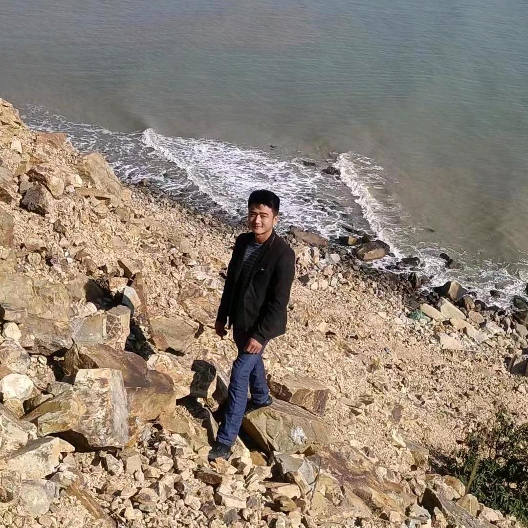 黄生,海鱼喂甲鱼