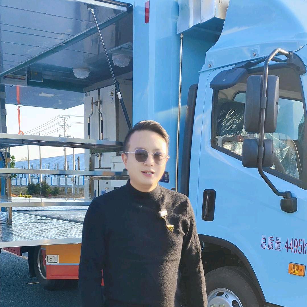 流动餐车流动厨房车生产厂家昇轩