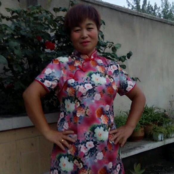 小寡妇上坟哭丈夫