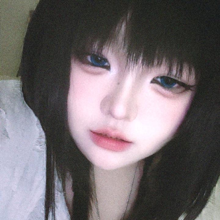 彤爻