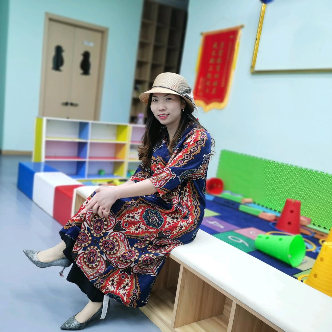 小候鸟托育园长～三个孩子宝妈