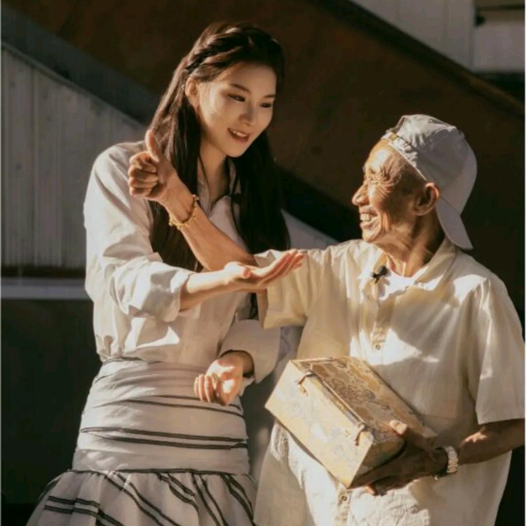 白鸽环球瞬间(展瑞时空)