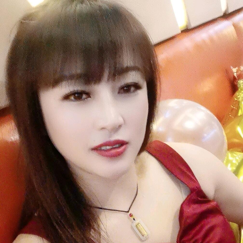 依依