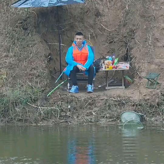 嗯哼