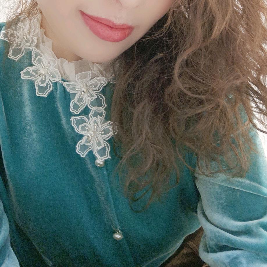 在此等候