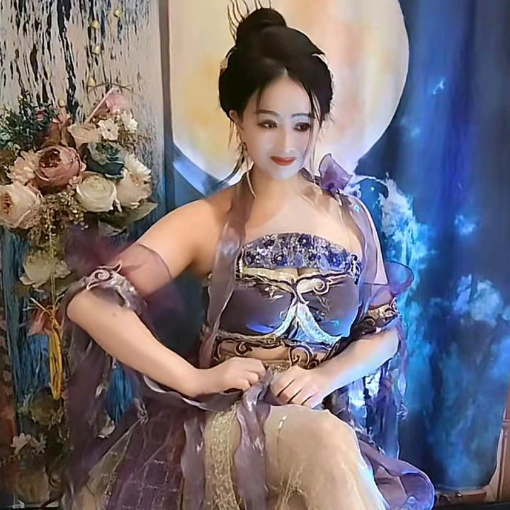睡衣女人