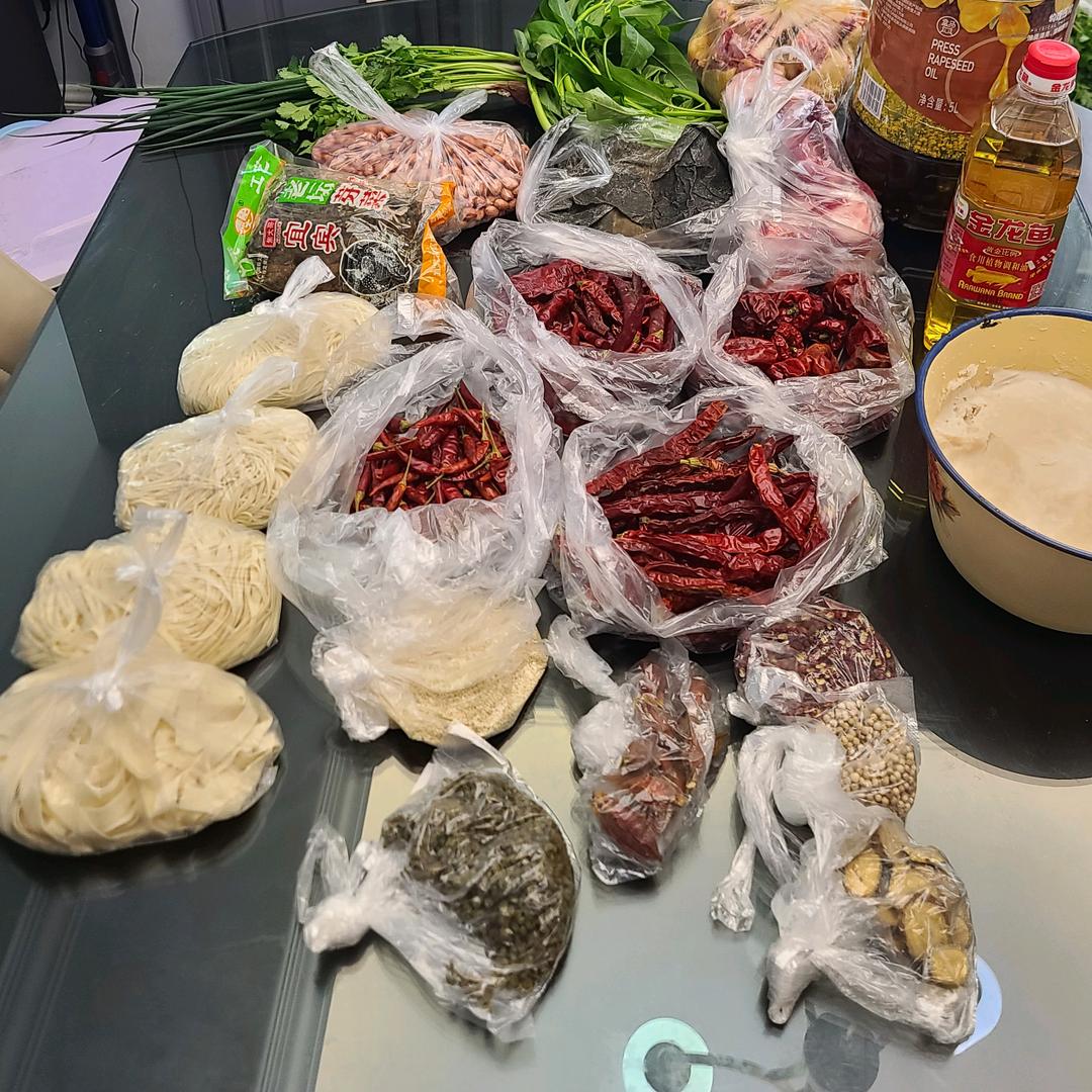 小范爱吃喝玩乐