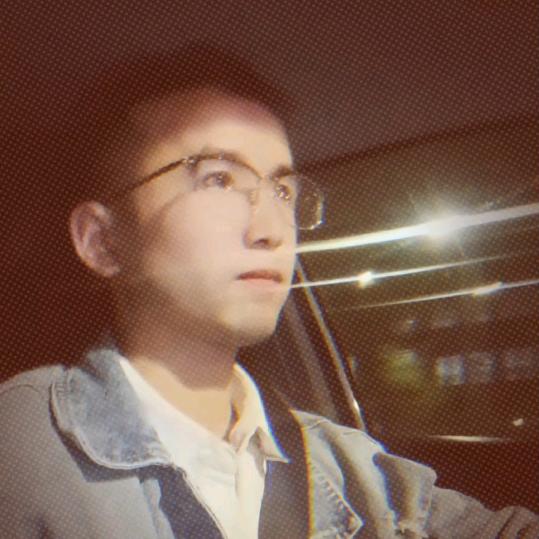 微笑掩饰悲伤