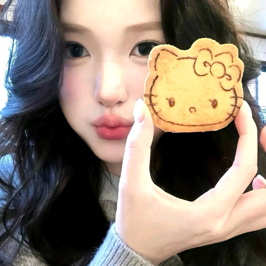 江妧.