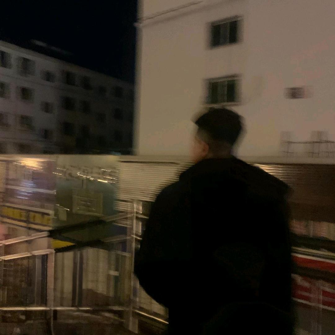 沈念辞。