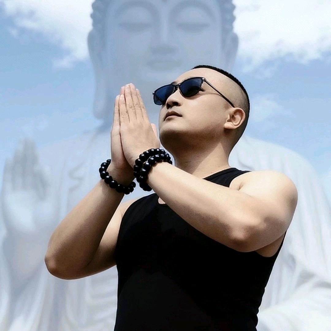 小嘴不大 吃我六亩小葱