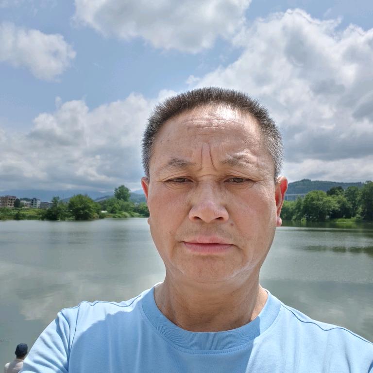 退休老人加油