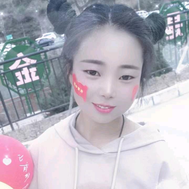 爱笑的女孩