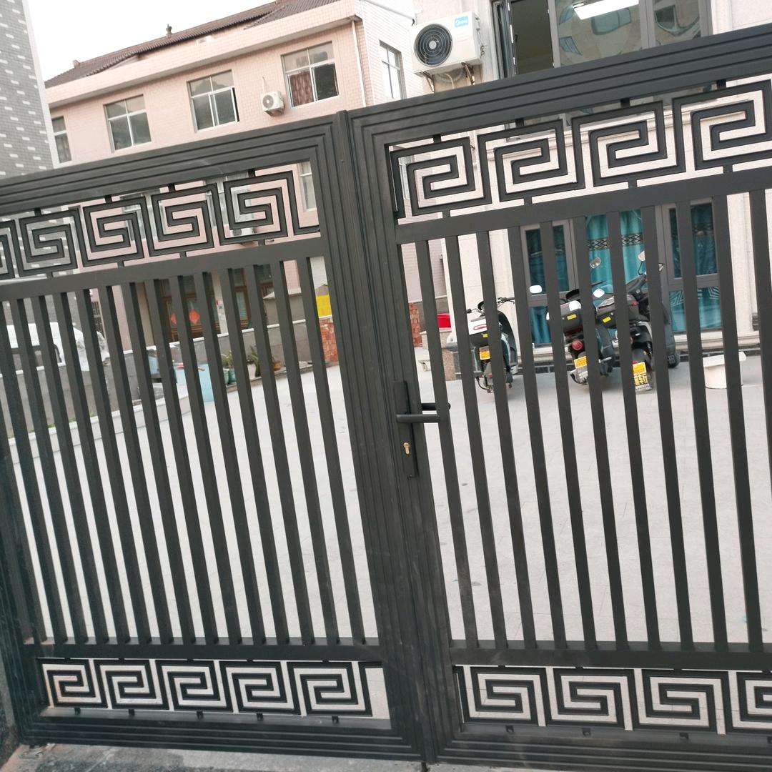 花园时尚铝艺栏杆车库门