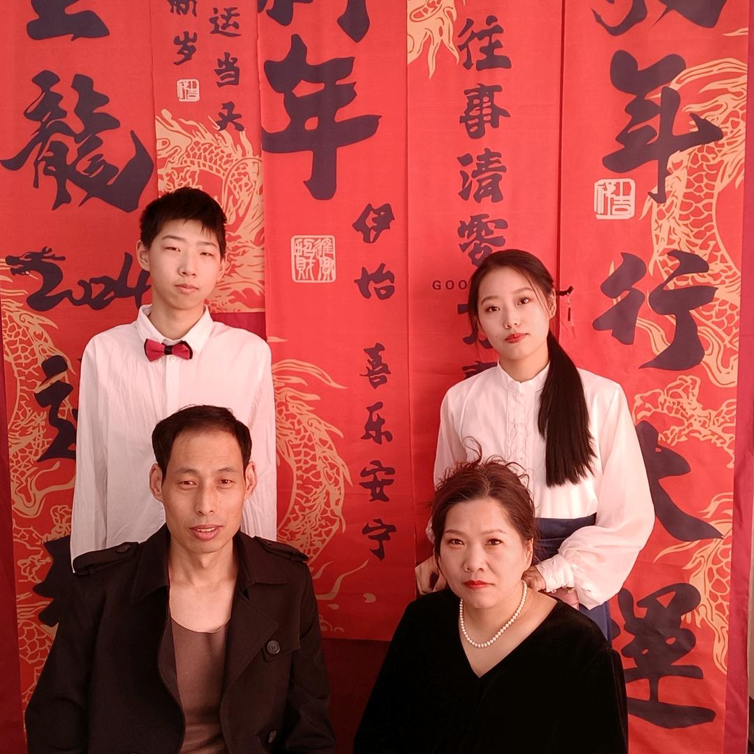 春天小草多么美丽