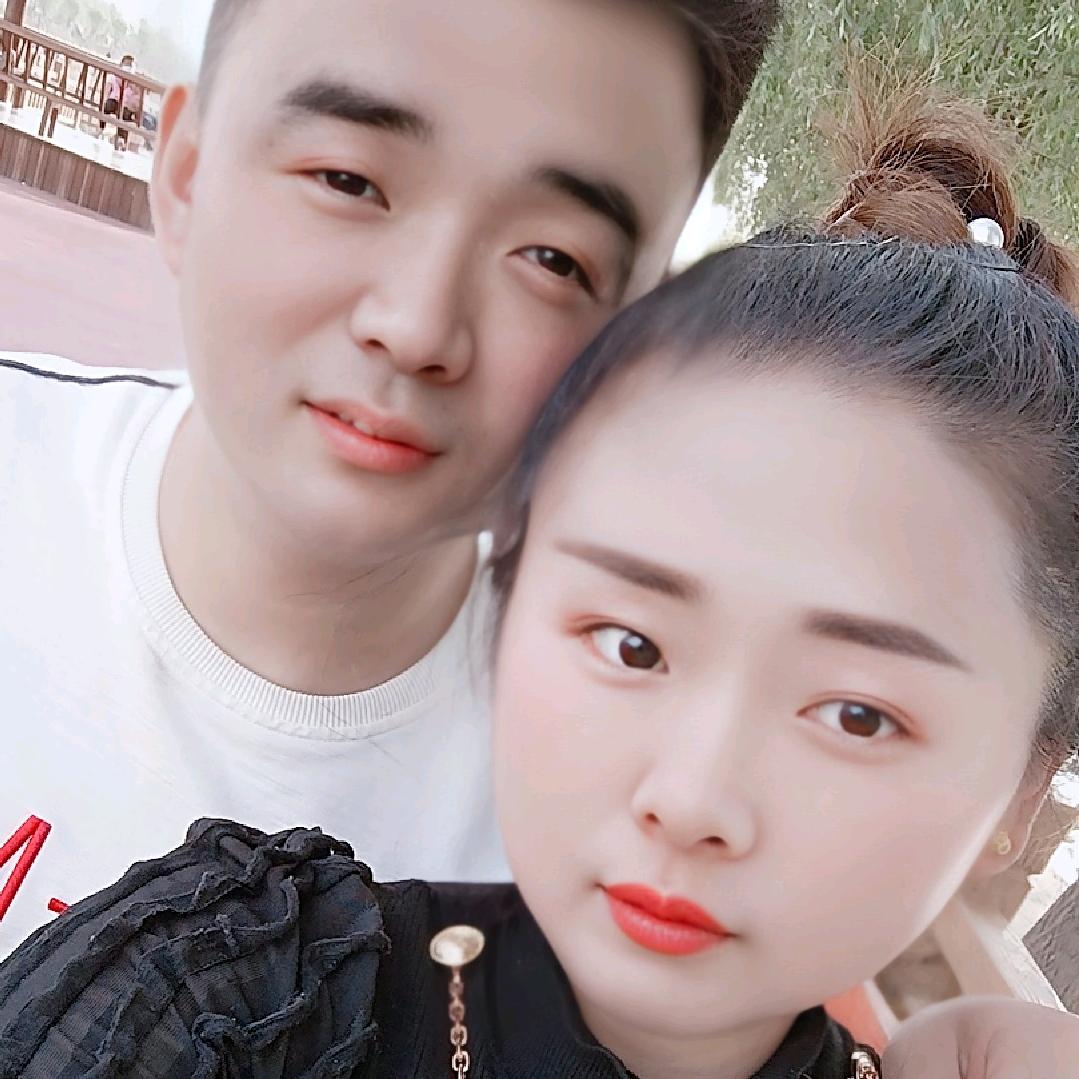 亮芳夫妇
