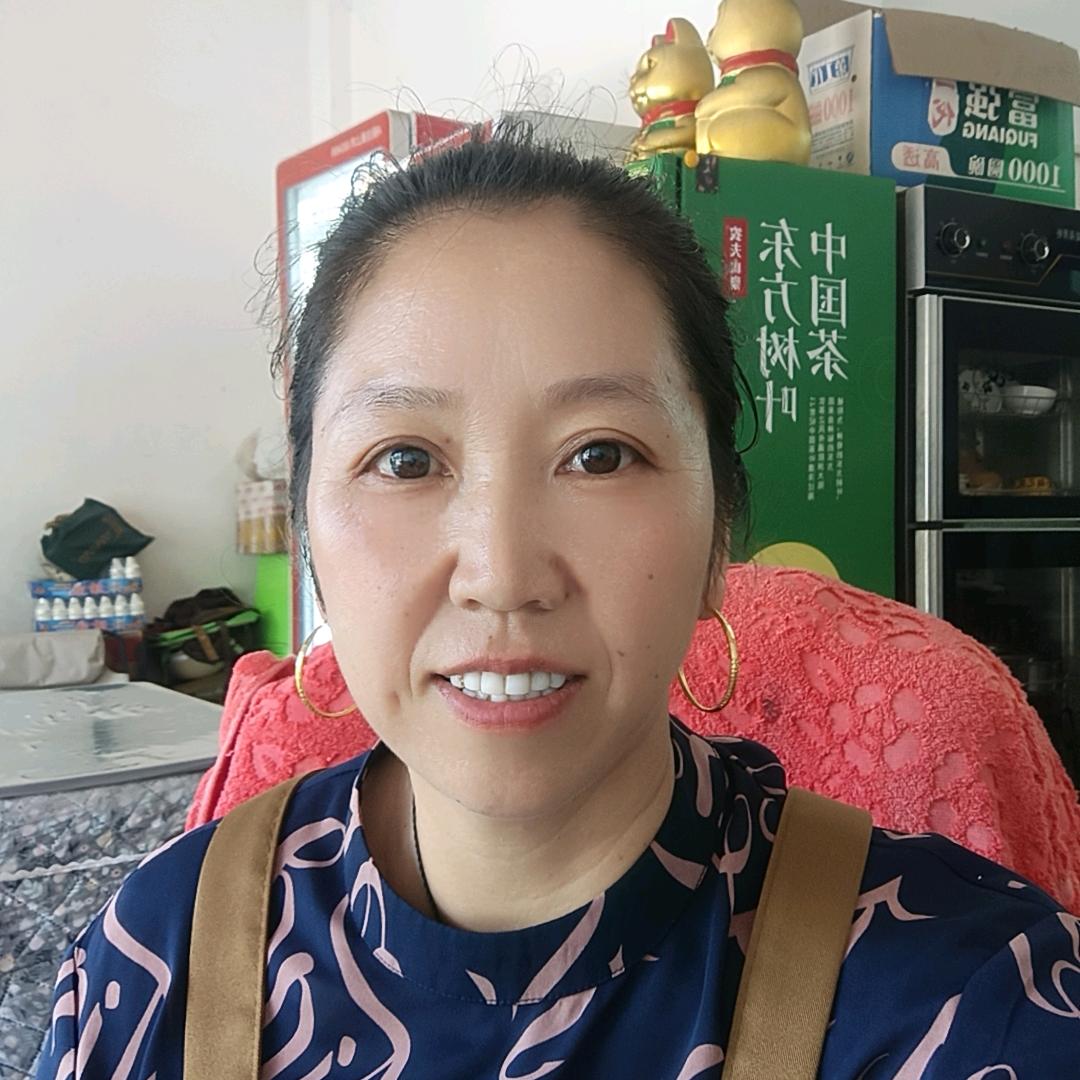 马琴(编织毛衣)