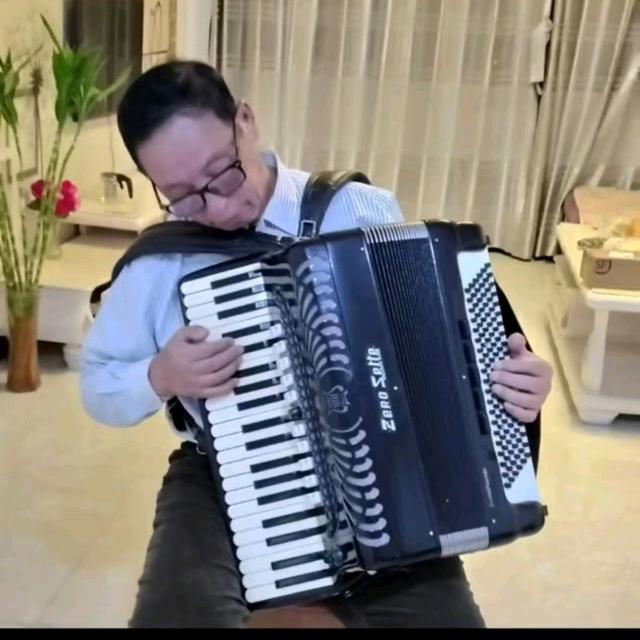 哈尔滨市进口手风琴交流中心