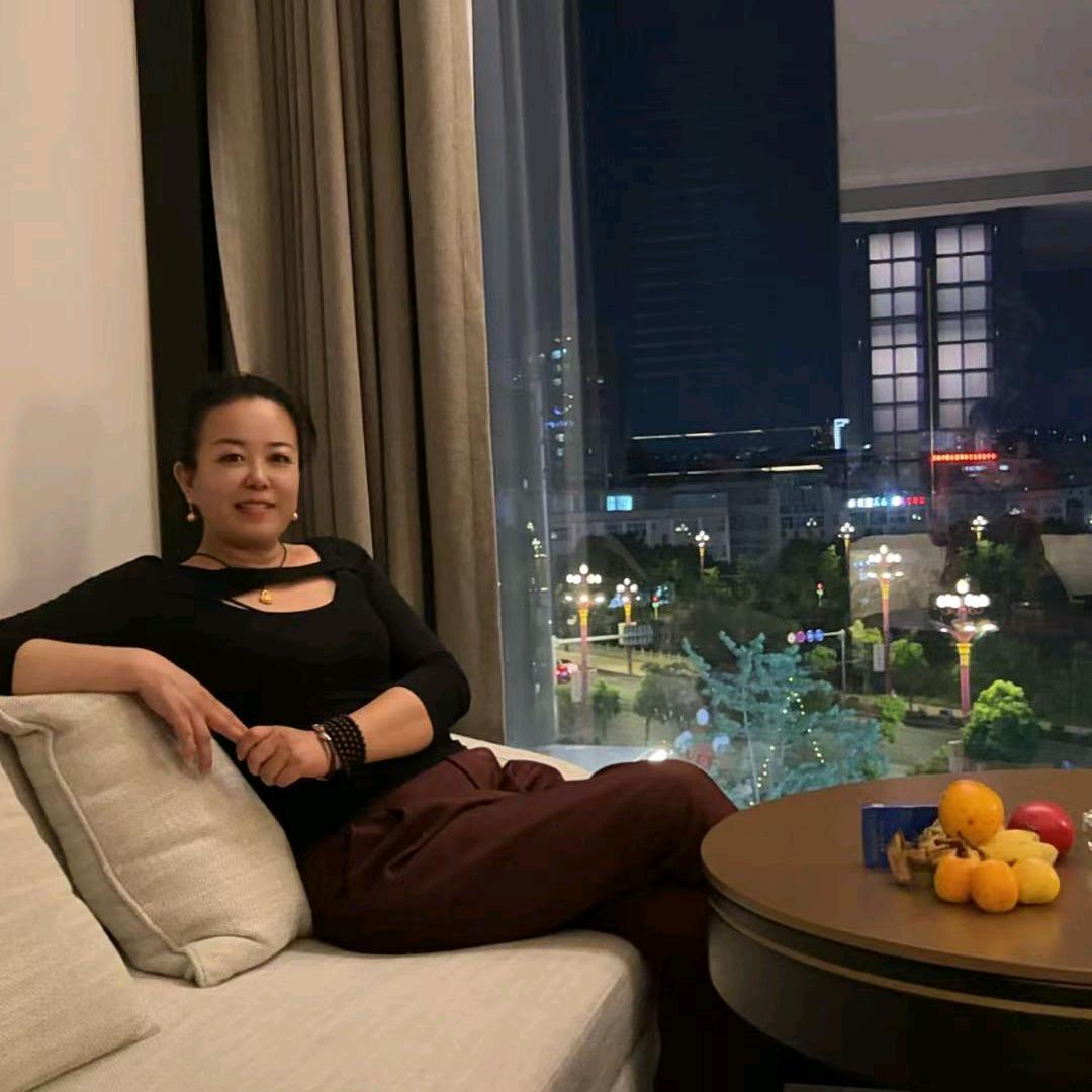 顺辉瓷砖梅姐