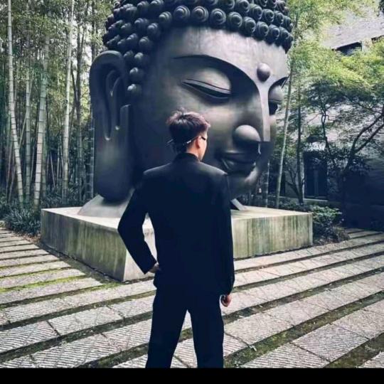 低调！