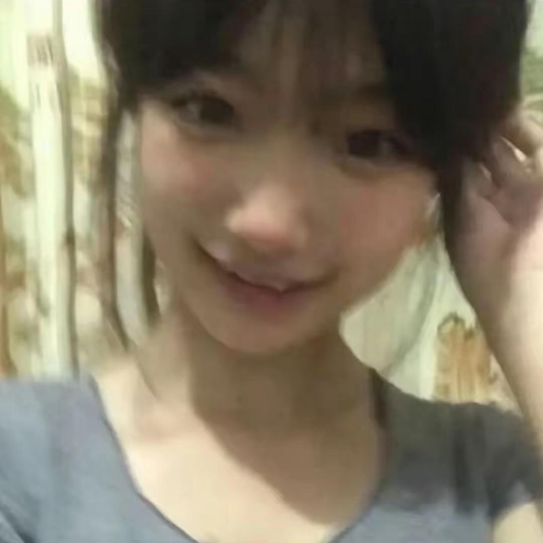 白依.
