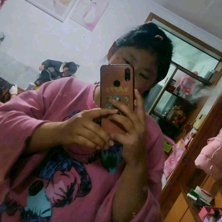 吕依依😅