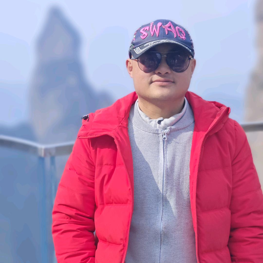 东义二手市场光头男神
