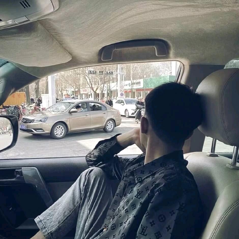 小陳