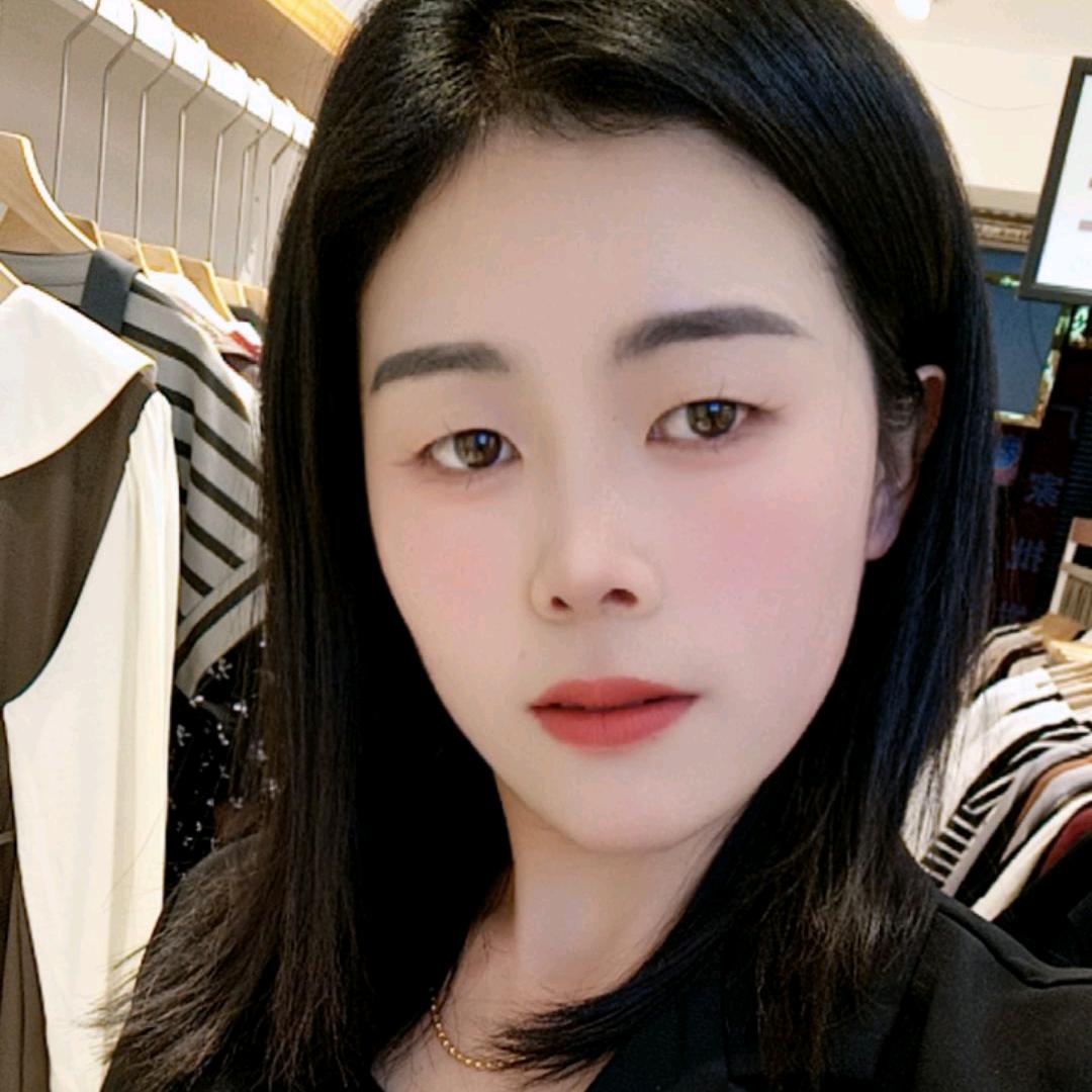 沐依尚服装店