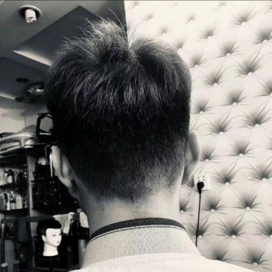 巷往阿龙美发工作室