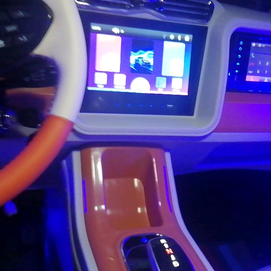 小张。71年的单身。