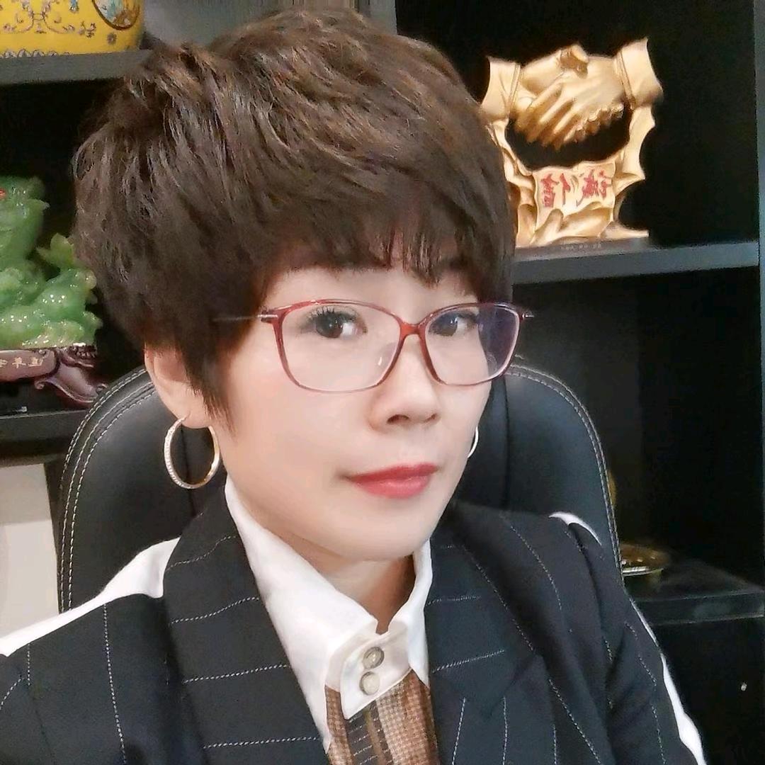 龙芳阳