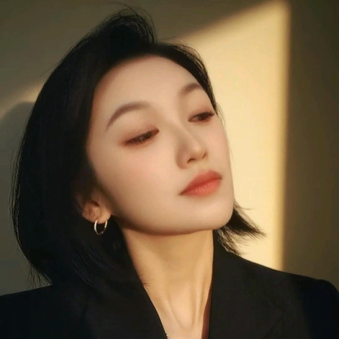 Ms' J