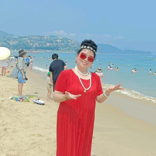 杨俐俐向大家问候早上好