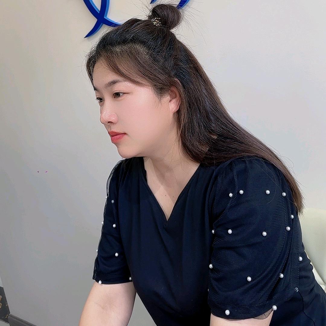 兰   曦