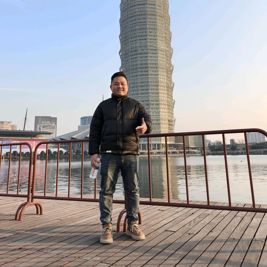 黄大仙.三彪名派智能锁工厂