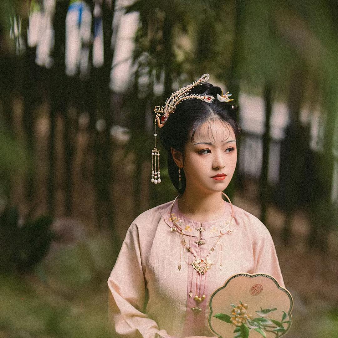 奈河奈荷还是萘和