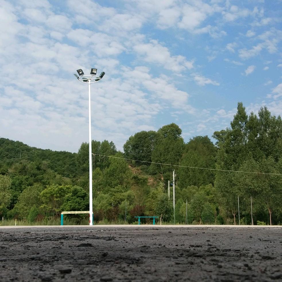 忆苦思甜，橱窗有惊喜，走过路过莫错过。