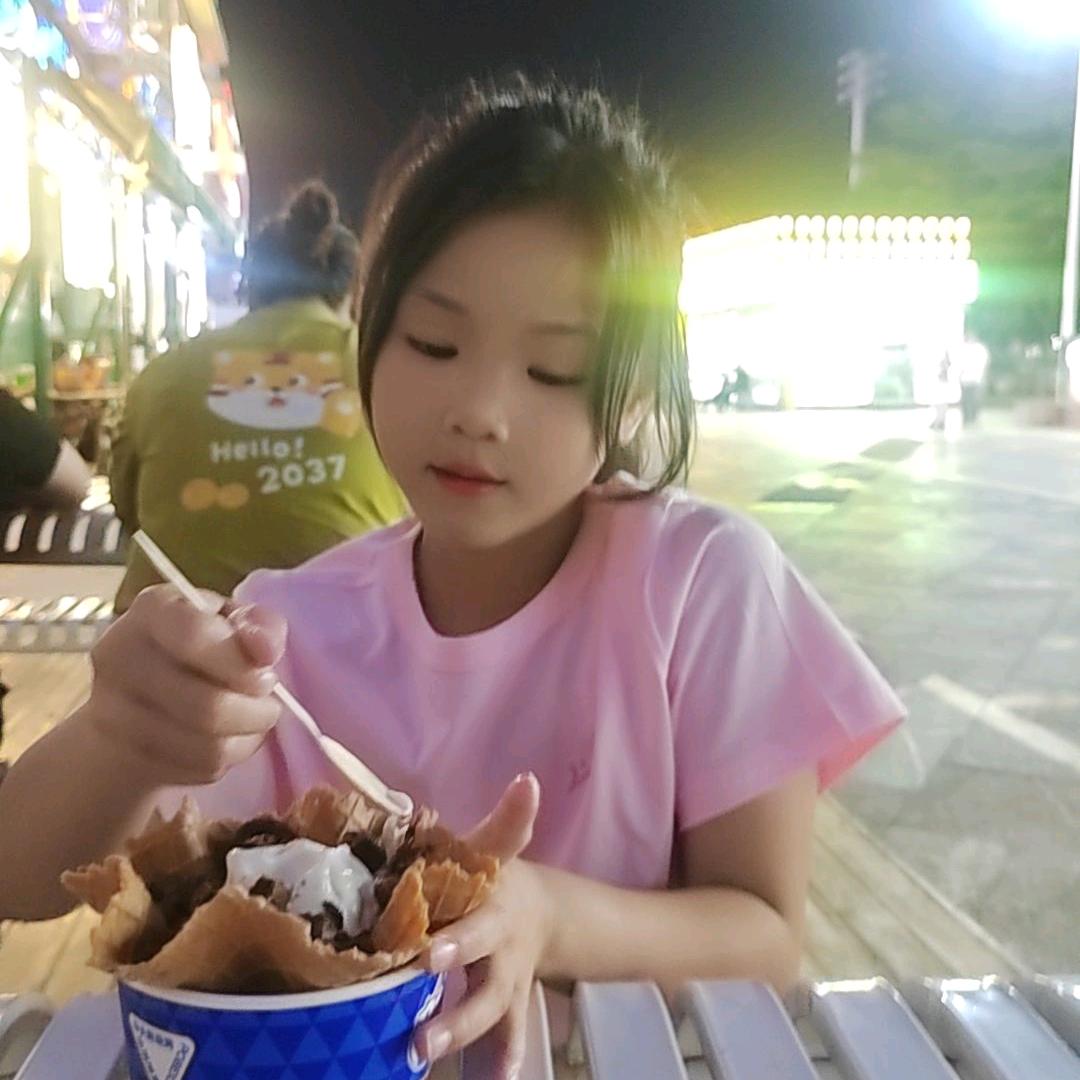 发丝丽敬艺造型