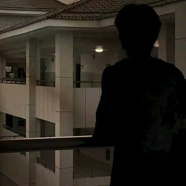 西边有个小卖部