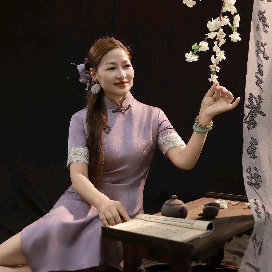 明月舞蹈