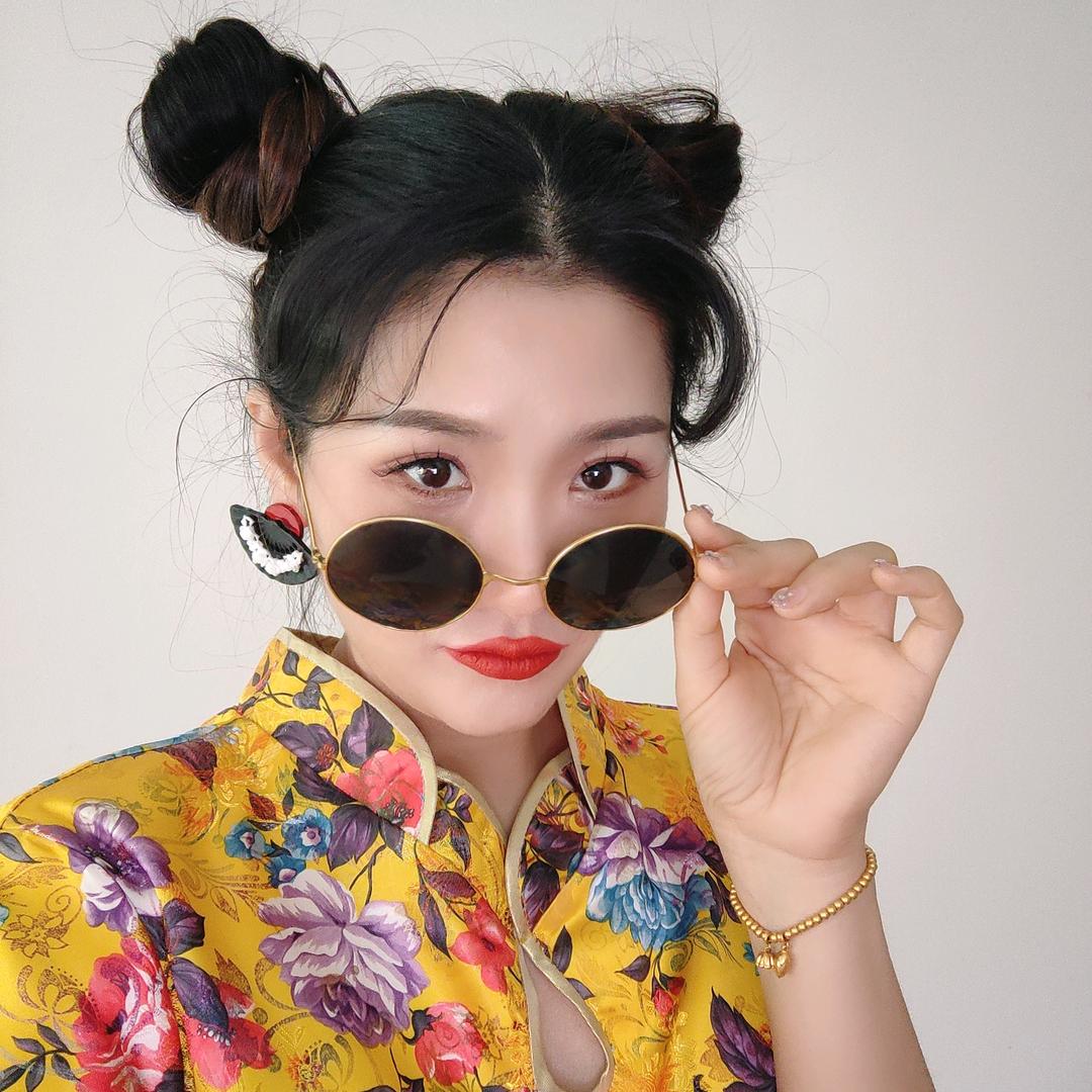曹  三  岁😘