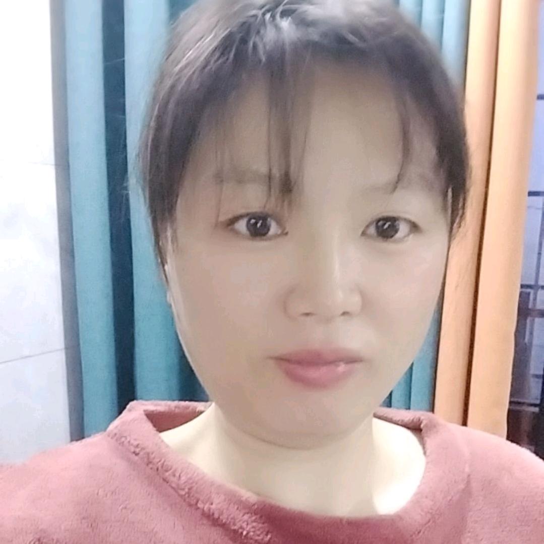 可爱的小虎牙